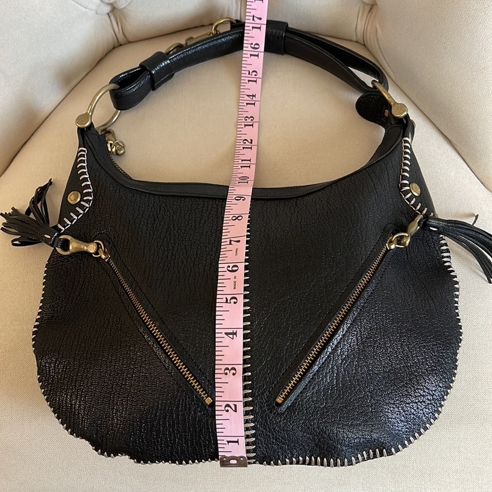 Chic Black Hobo Bag with Sleek Design - Picture 9 of 12